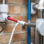 Zimowy szyfr ciszy: jak zabezpieczanie instalacji wodnej i grzewczej przed sezonem zimowym chroni dom
